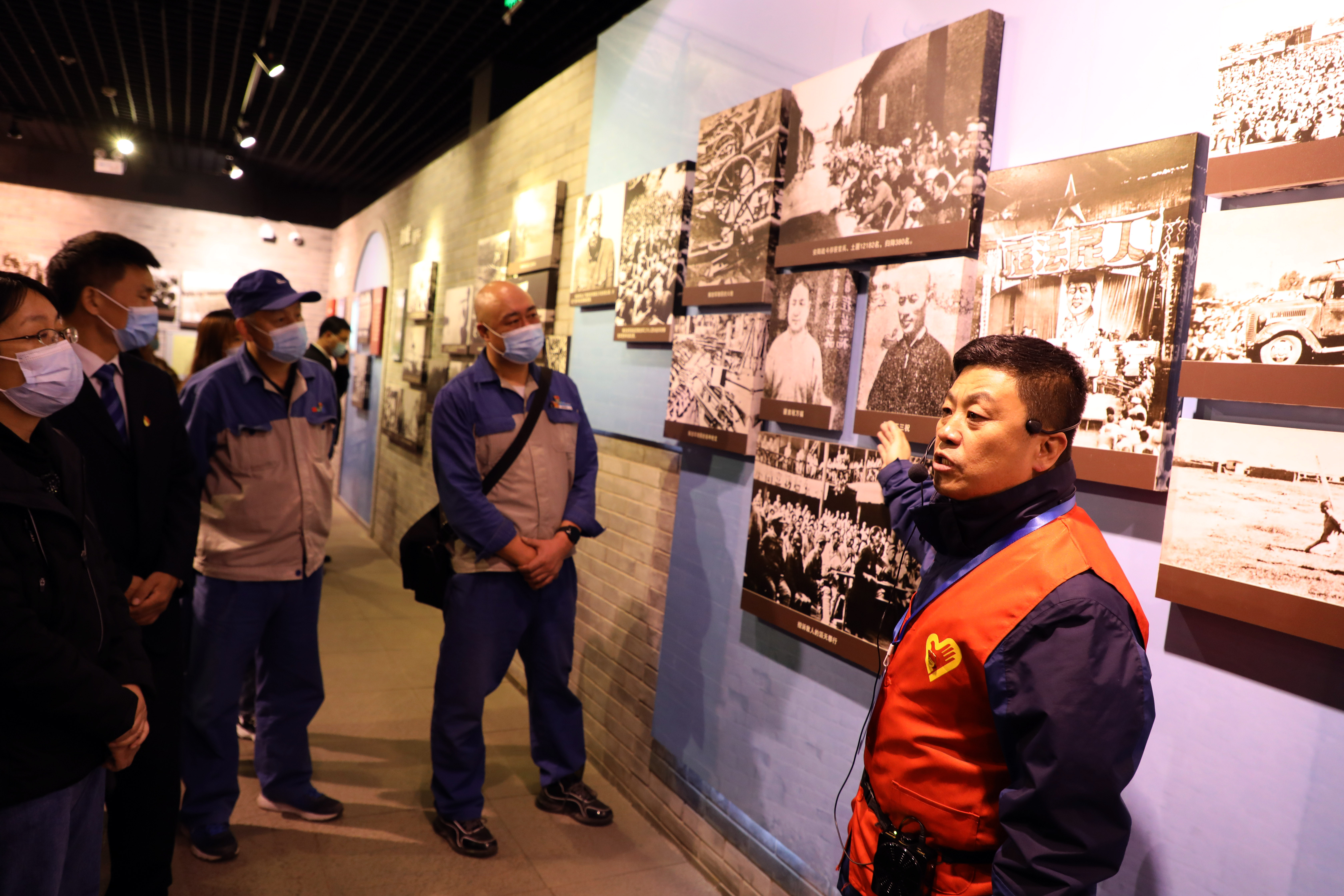 疏雨洗清明 芳菲祭英烈—— 安彩高科開展“學黨史、祭英烈、傳精神”主題活動