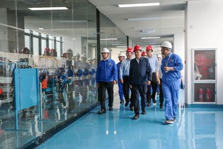 打造向上向前第一象限生力軍 錘煉甘于做人做事作難、受苦受累受屈的企業(yè)家隊伍——河南投資集團黨委書記、董事長劉新勇蒞臨安彩高科開展主題教育調(diào)研